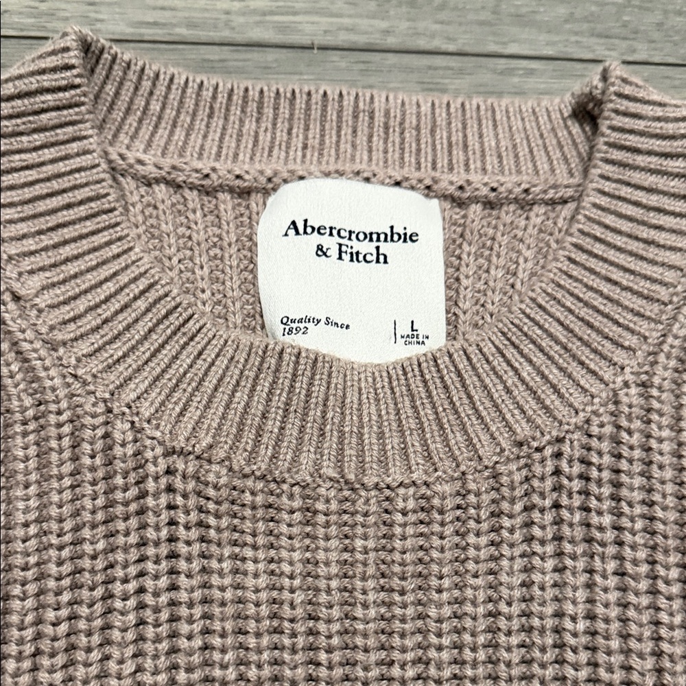 Abercrombie & Fitch Knit Sleeveless Vest - Picture 2 of 3